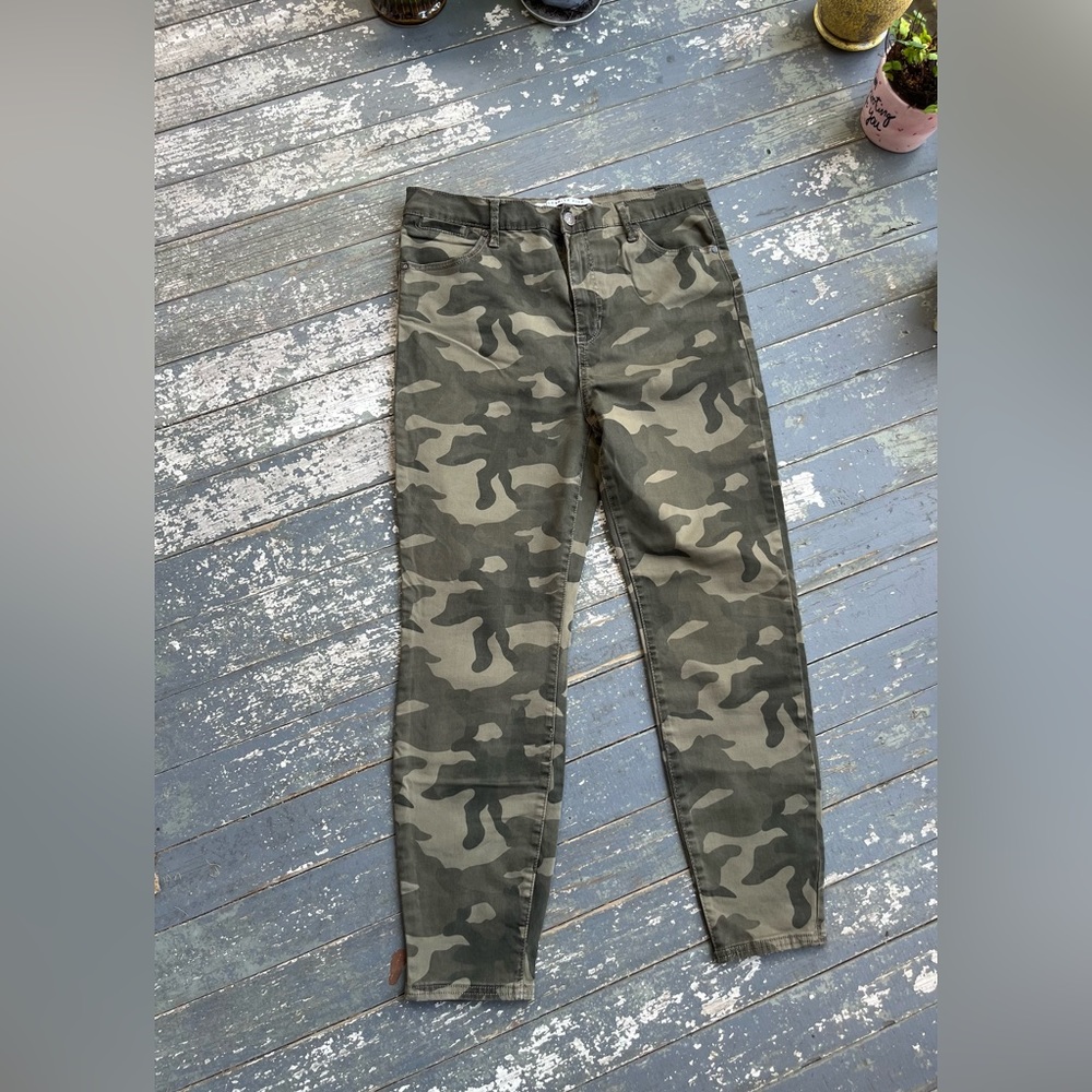 Camo Hi-Rise Skinny Ankle Jeans